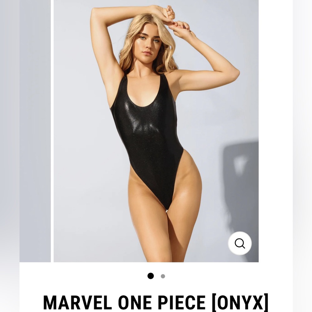 Heroine Sport Marvel Bodysuit Onyx Size S NWT